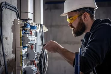 ремонт компьютеров с выездом на дом: Электрик на выезд звоните — 2