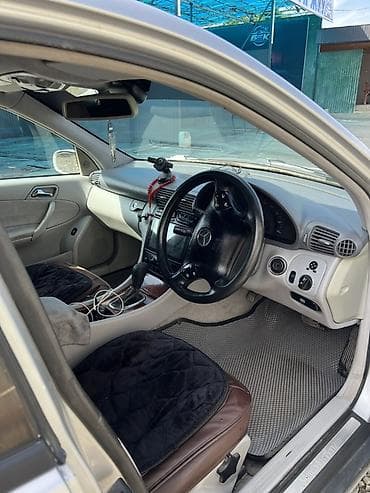 Mercedes-Benz C-Class: 2000 г., 2 л, Автомат, Бензин, Седан — 4