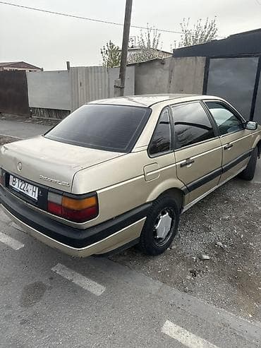 Volkswagen: Volkswagen Passat: 1989 г., 2 л, Механика, Бензин, Седан — 3