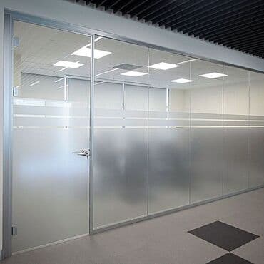 айнек эшик: Профессиональное тонирование стеклянных поверхностей для офисов и — 14