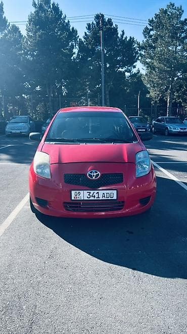 mini cooper: Toyota Vitz: 2008 г., Механика, Бензин, Хэтчбэк — 1