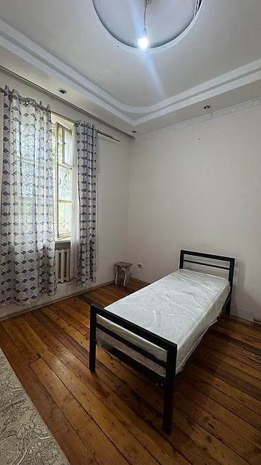 дом мкр достук: 2 комнаты, Собственник, С подселением, С мебелью частично — 2