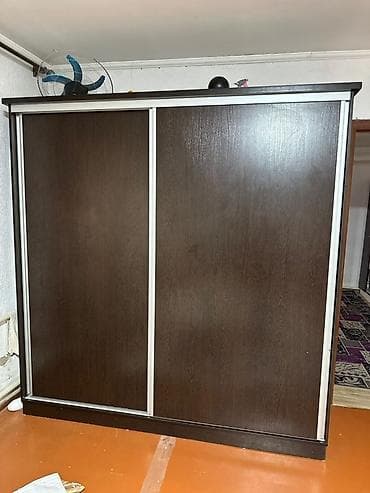 шкафы для вещей: Шкаф-купе с раздвижными дверями. В хорошем состоянии. Очень — 1