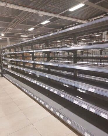 оборудование для бутика: Витрины, стеллажи, полки торговые металлические б/у, полка магазинная — 1