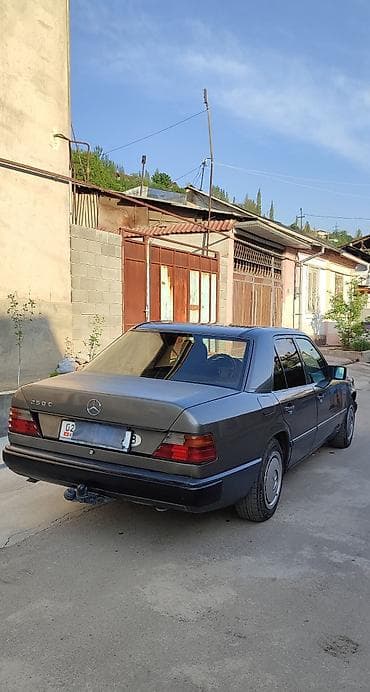 мерс 2012: Mercedes-Benz W124: 1989 г., 2.5 л, Механика, Дизель, Седан — 6