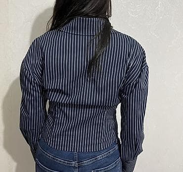 Жеке буюмдар: Женская приталенная рубашка в вертикальную полоску. - Цвет — 3