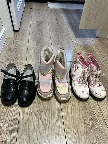 на сапог: Набор детской обуви (четыре пары): 1) Туфли-лоферы, черные, лаковые - — 1