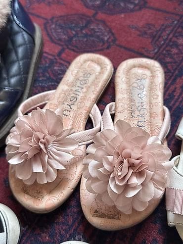 акция на обувь: Пинетки, туфли, босоножки и для мальчиков обувь. Покупали очень дорого — 3