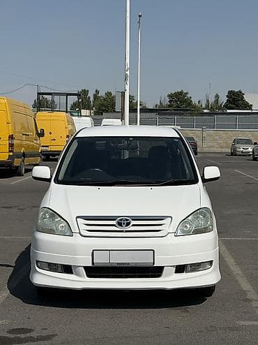Toyota Ipsum: 2002 г., 2.4 л, Автомат, Бензин, Минивэн — 3