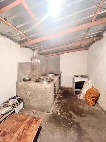 Кыймылсыз мүлк: 🏡 Продаётся дом в Ново-Покровке (Район ВОЛНА) 📍 Участок: 6 соток 🏠 — 5