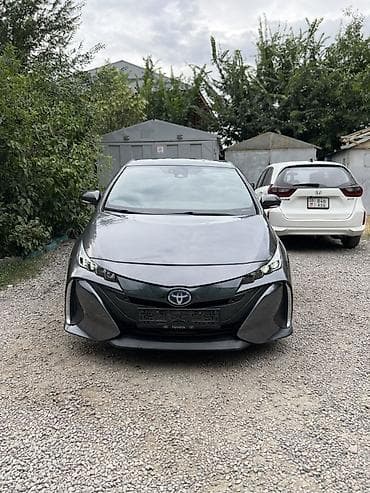 work r18: Toyota Prius: 2018 г., 1.8 л, Вариатор, Гибрид, Хэтчбэк — 2