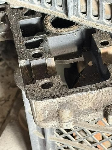 Кыймылдаткыч тетиктери жана чогултулган моторлор: Блок жана Селый мотор Митсубиши Шариот 2.4 Жидиай)На запчасти — 2