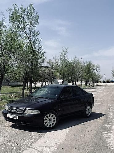 Audi A4: 1995 г., 1.6 л, Механика, Бензин, Седан