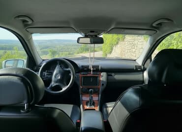 домкрат на мерседес: Mercedes-Benz C-Class: 2001 г., 2.6 л, Автомат, Бензиновая, Седан — 1