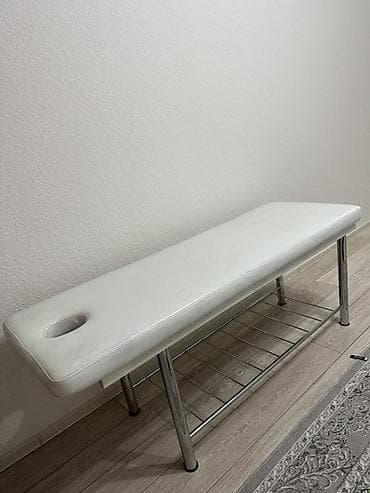 под массаж: Профессиональная массажная/косметологическая кушетка. Почти новое - — 2