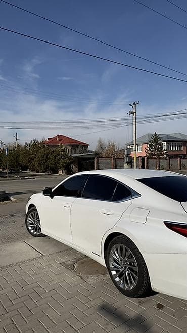 Lexus ES: 2019 г., 2.5 л, Автомат, Гибрид, Седан