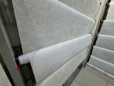 абой рулон: Светлые обои с нежным узором, создающие спокойную и уютную атмосферу в — 1