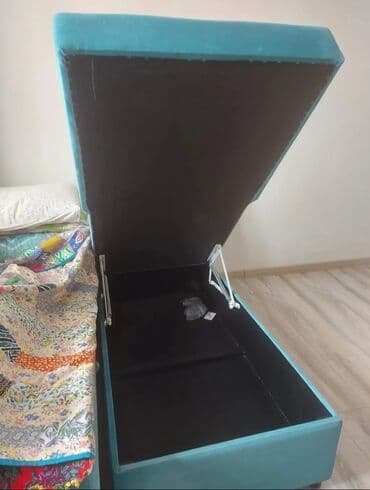 диваны турецкой: Угловой диван с обивкой приятного бирюзового цвета. Диван — 3