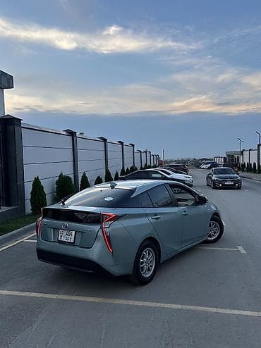 Toyota Prius: 2016 г., 1.8 л, Автомат, Гибрид, Хэтчбэк — 6