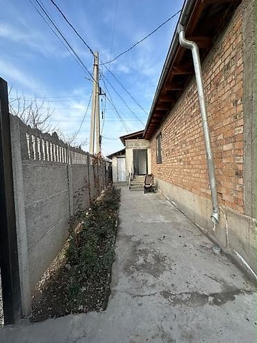 Недвижимость: 🏡 **Срочно продается дом в Бишкеке!** 📍 мкр. Аламедин-1 🛏 4 комнаты 📐 — 10