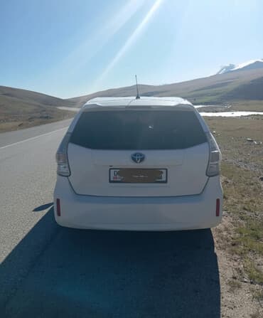 Toyota Prius: 2013 г., 1.8 л, Автомат, Бензиновая, Универсал