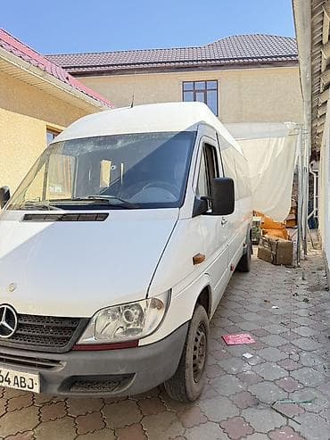 Унаа: Жеңил жүк ташуучу унаа, Mercedes-Benz, 3 т, Колдонулган — 2