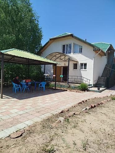Сдается двухэтажный дом с благоустроенной территорией на 14 человек в