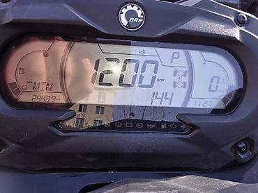 off road: Квадроцикл BRP, Бензин, 1000 куб. см, Взрослый — 1