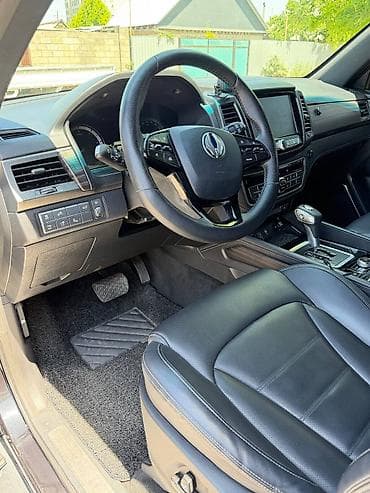 range over: Ssangyong Rexton: 2020 г., Внедорожник — 5