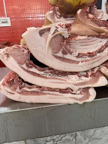 мясо продажа: СВИНИНА

猪肉。家养猪肉，非常美味。每天都有新鲜猪肉供应。

现有以下部位：
	•	后腿肉
	•	前腿肉
	•	猪排和排骨
	•	五 — 7