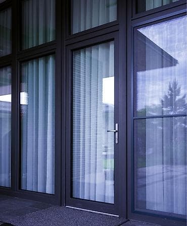 Алюминиевые двери и витражные конструкции Описание: - Современные