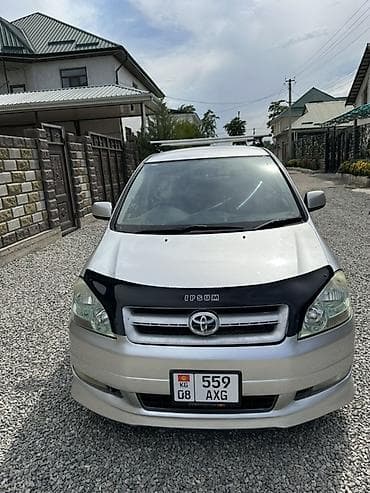 Toyota Ipsum: 2002 г., 2.4 л, Автомат, Газ, Вэн/Минивэн