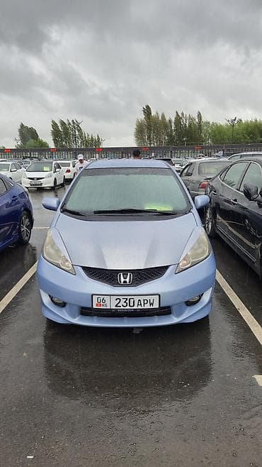Honda Fit: 2008 г., 1.5 л, Автомат, Бензин, Хэтчбэк