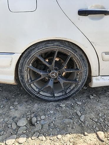 Шиналар жана дисктер: Дөңгөлөктөр монтажда 235 / 35 / R 19, Комплект, Жеңил унаалар, Куйма, тешиктери - 5 — 3