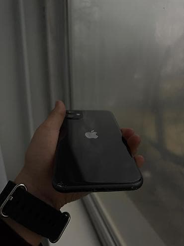 a 5: IPhone 11, Черный, Чехол, 87 % — 5