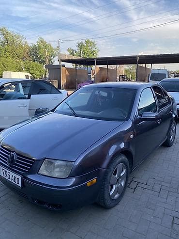 Volkswagen Jetta: 2004 г., Кол менен иштөөчү, Бензин, Седан