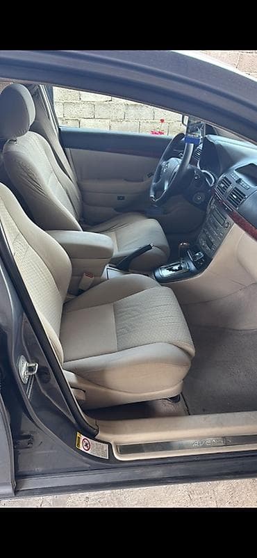 infinity fx35: Toyota Avensis: 2004 г., 1.8 л, Автомат, Газ, Седан — 5