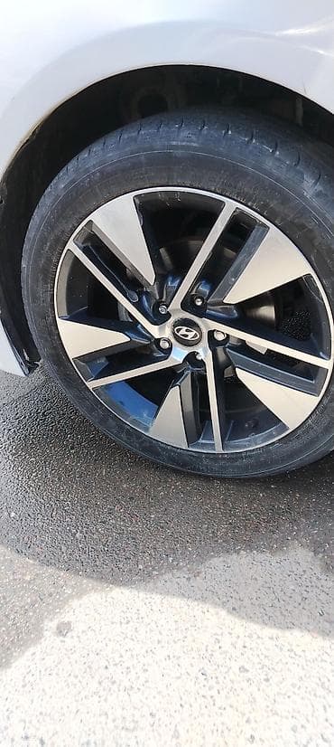 hyundai диски: R18: 7.5Jx18 ET50.5 или ET52.5 (Шина: 235/45 R18) комплект лета ещё — 1