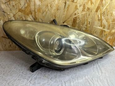 поворотники на виндом: Передняя правая фара Toyota 2005 г., Б/у, Япония — 1
