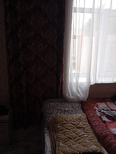 дом фасат: Продаётся дом в Кара Балте. Барачного типа с закрытым двором.Адрес — 10