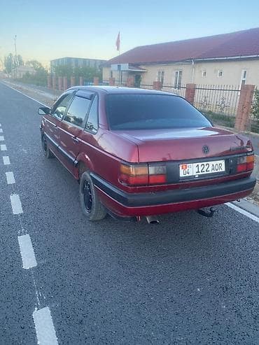 step 2: Volkswagen Passat: 1992 г., 1.8 л, Механика, Бензин, Седан — 4