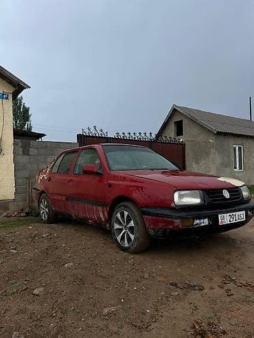 мотор фольцваген: Volkswagen Vento: 1992 г., 1.8 л, Кол менен иштөөчү, Бензин, Седан — 1