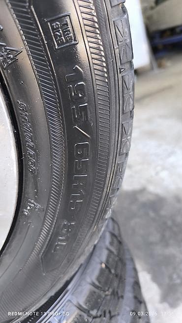 Шины и диски: Шины 195 / 65 / R 15, Зима, Б/у, Комплект, Легковые, Япония, DUNLOP — 1