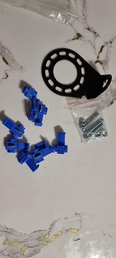 1700 сокет: Продаю розетка, вилка для прицепа, крепления для фаркопа, муфты — 5