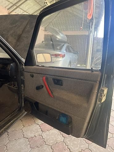 бампер вента: Volkswagen Golf: 1990 г., 1.8 л, Механика, Бензин, Хэтчбэк — 7