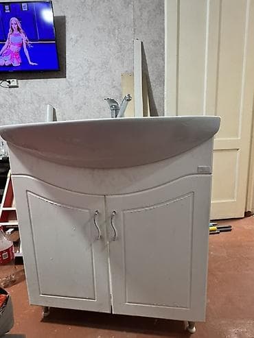 зеркало в ванную бу: Тумба для ванны, Б/у, С раковиной, ЛДСП, Самовывоз, цвет - Белый — 1