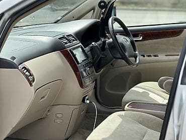 sprinter 2 7: Toyota Ipsum: 2003 г., 2.4 л, Автомат, Бензин, Минивэн — 7