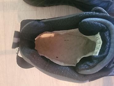 красовки волейболный: Кроссовки серого цвета с черными элементами и массивной подошвой — 4