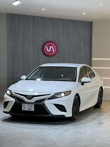 corolla 2016: Toyota Camry: 2018 г., 2.5 л, Автомат, Бензин, Седан — 2