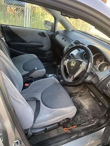 Honda Fit: 2004 г., 1.3 л, Автомат, Бензин, Хэтчбэк — 6